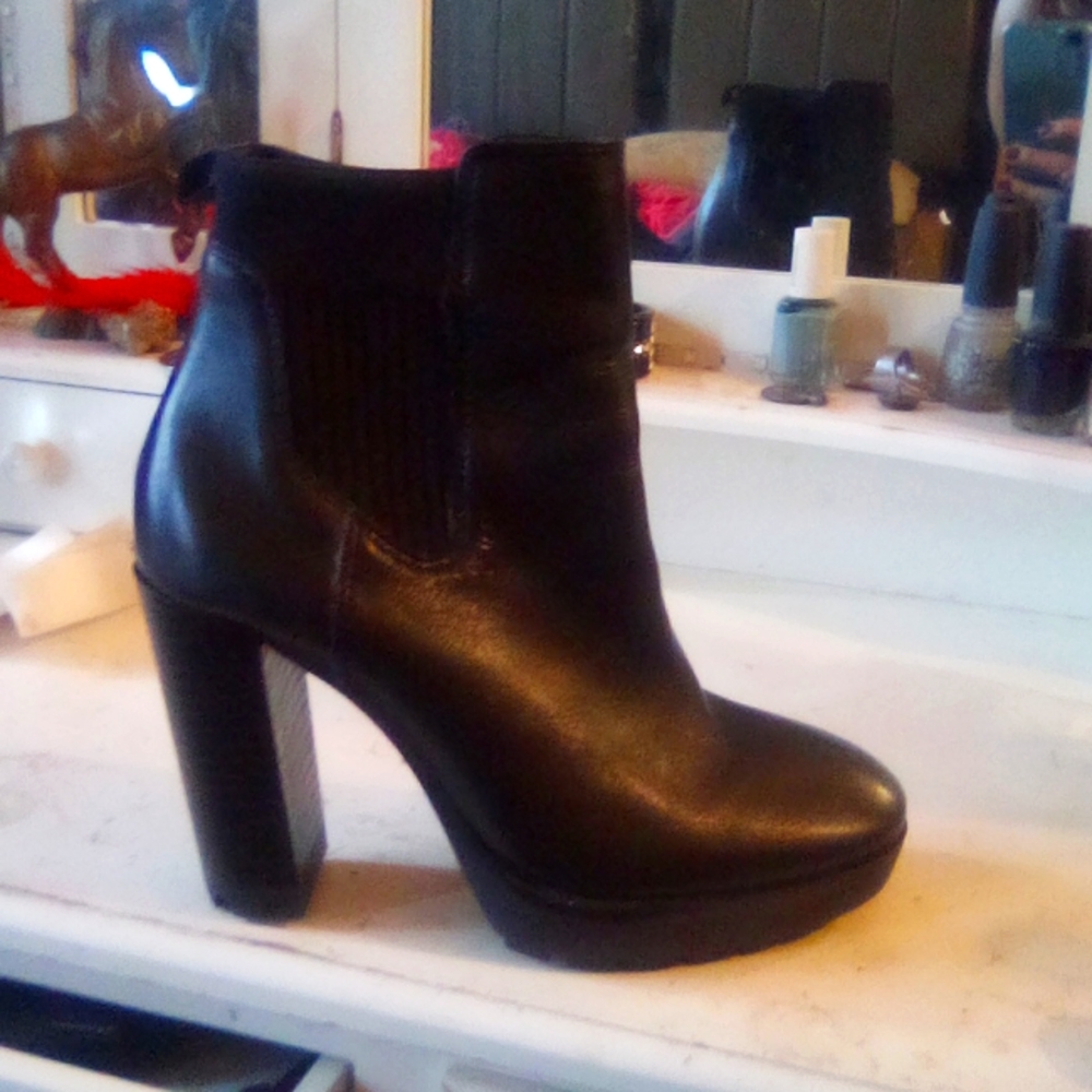 Kenneth Cole